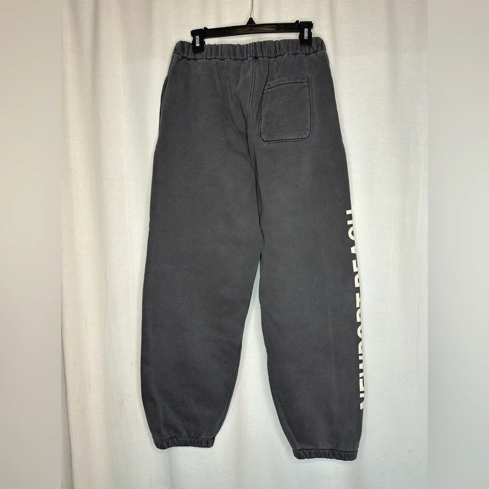 Madhappy Unisex Charcoal Grey Sweatpants with Newport Beach Print Size XS - Picture 2 of 5